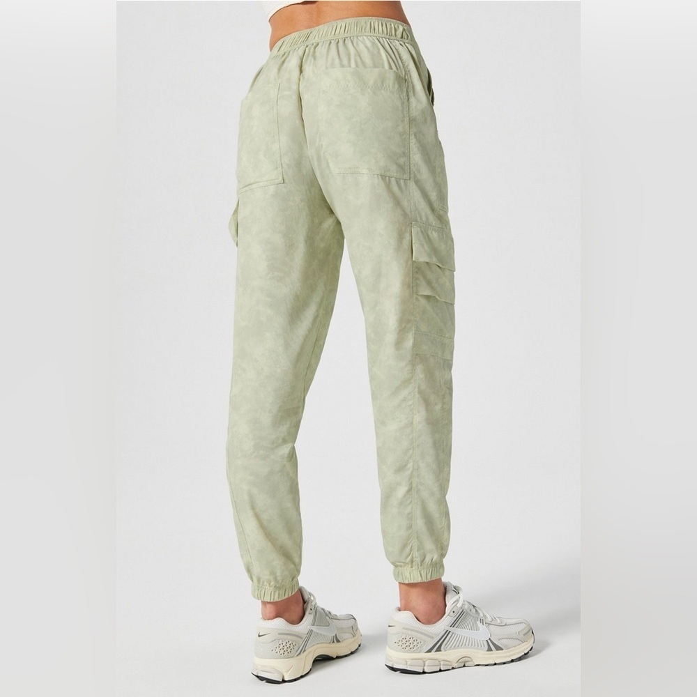 Fabletics Women Large Annie Dried Sage Tie Dye Texture Nylon Cargo Joggers - Picture 2 of 16